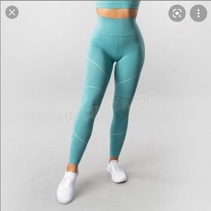 Alphalete Revival OG leggings in Capri Sun XS